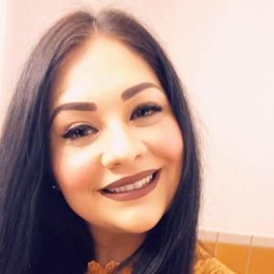 Meet your Posher, Yvette